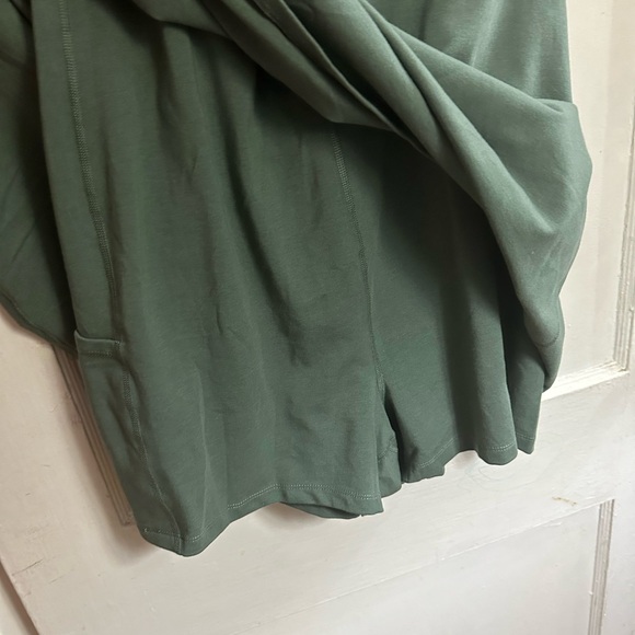 Old navy “skort” dress - Picture 2 of 3